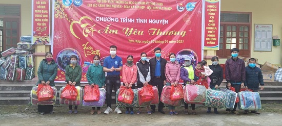 Câu lạc bộ sắc xanh tình nguyện tổ chức chương trình “Tết ấm yêu thương” tại huyện Tân Kỳ, tỉnh Nghệ An.